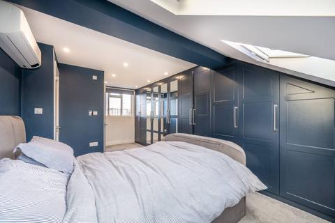 4 bedroom house for sale, Curzon road, Pitshanger Lane, London, W5