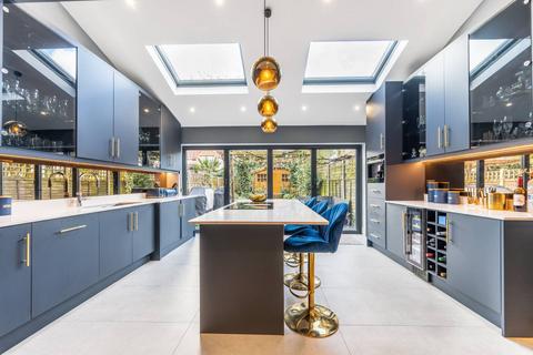 4 bedroom house for sale, Curzon road, Pitshanger Lane, London, W5