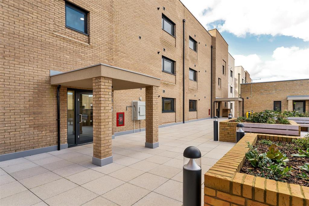 Evolution Court, Darwin Green 003.JPG