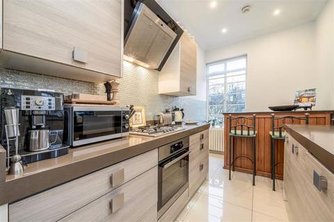 2 bedroom flat for sale, Earl's Court Square, London SW5