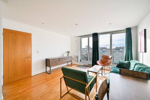 2 bedroom flat to rent, Wards Wharf, Silvertown, London, E16