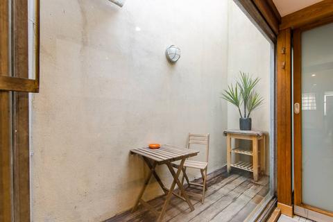 2 bedroom flat to rent, Globe Road, E2, Bethnal Green, London, E2