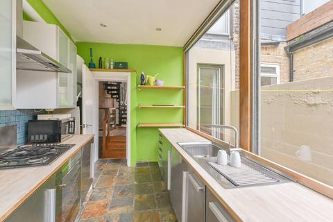2 bedroom flat to rent, Globe Road, E2, Bethnal Green, London, E2