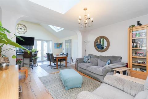 4 bedroom semi-detached bungalow for sale, Hall Fields, Radford Semele, Leamington Spa