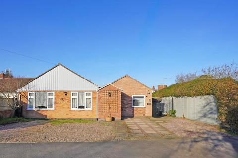 4 bedroom semi-detached bungalow for sale, Hall Fields, Radford Semele, Leamington Spa