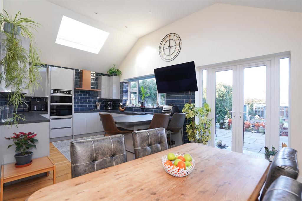 2 Hall Fields Cubbington-11.jpg