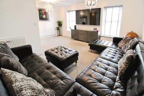 4 bedroom semi-detached house for sale, Haydock Avenue, West Yorkshire WF10
