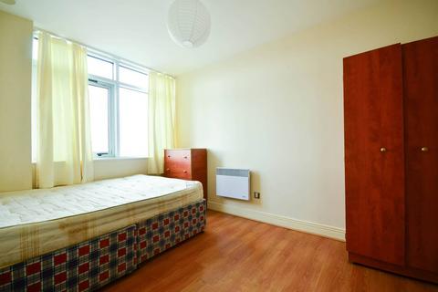 2 bedroom flat for sale, Gerry Raffles Square, Stratford, London, E15