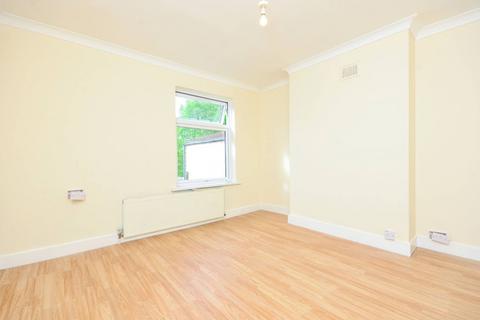 3 bedroom flat for sale, Terrace Road, Plaistow, London, E13