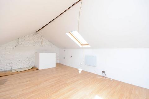 3 bedroom flat for sale, Terrace Road, Plaistow, London, E13