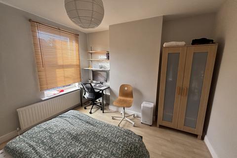 4 bedroom house to rent, Midland Avenue, Lenton NG7