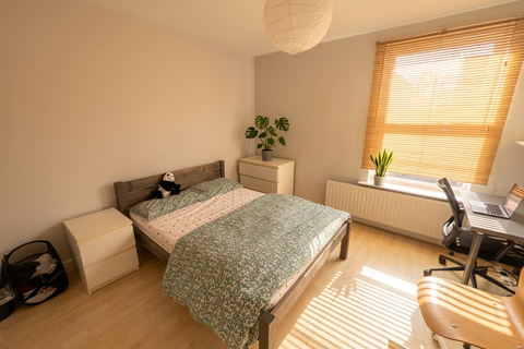 4 bedroom house to rent, Midland Avenue - 4 Bed Bills Inc, Lenton NG7