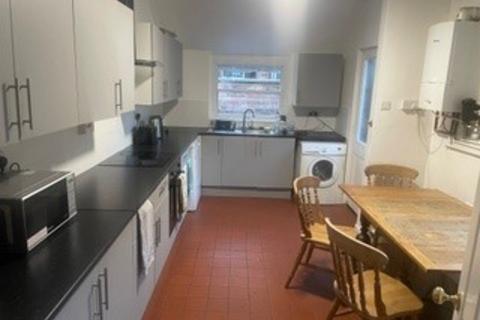 4 bedroom house to rent, Teversal Avenue, Lenton NG7
