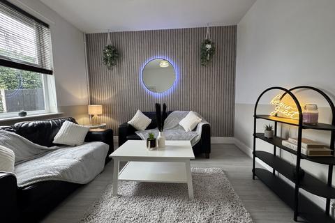 undefined, Junction Street, California DE1