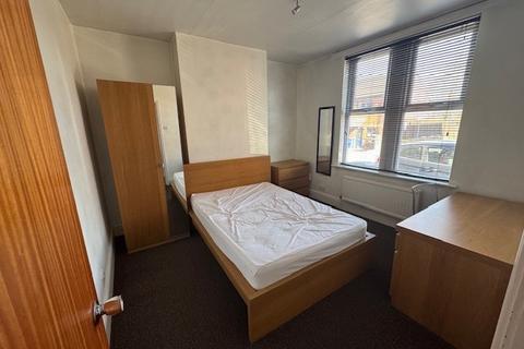 3 bedroom house to rent, Junction Street - 3 bed inc bills, California DE1