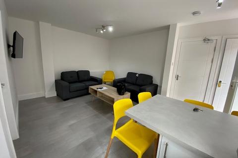 undefined, Warwick Avenue, Beeston NG9