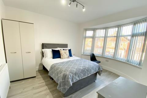 undefined, Warwick Avenue - 5 bed, Beeston NG9