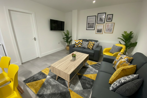 undefined, Warwick Avenue - 5 bed, Beeston NG9