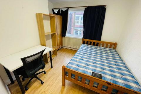 5 bedroom flat to rent, Arthur Avenue, Lenton NG7