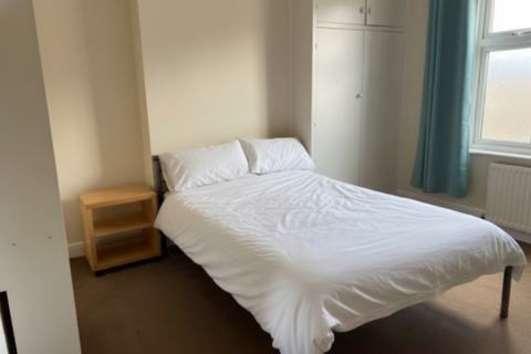 4 bedroom house to rent, City Road, Dunkirk NG7