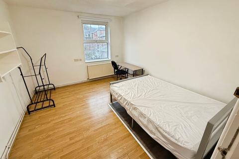5 bedroom house to rent, Frederick Grove, Lenton NG7