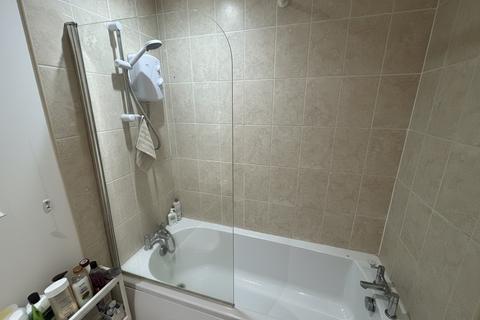 3 bedroom flat to rent, Radford NG7