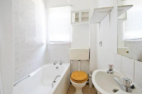 3 bedroom flat to rent, Forest Rd West Flat 1, Arboretum NG7