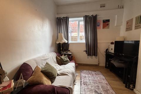 3 bedroom flat to rent, Forest Rd West Flat 1, Arboretum NG7