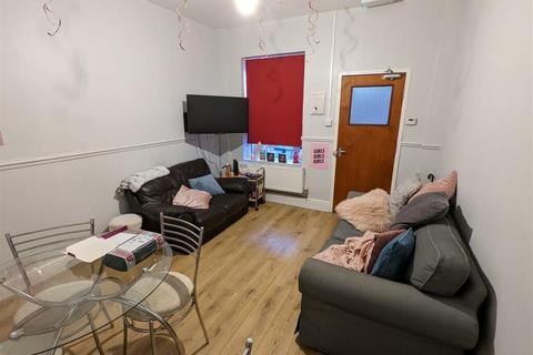 5 bedroom house to rent, Cycle Road, Lenton NG7