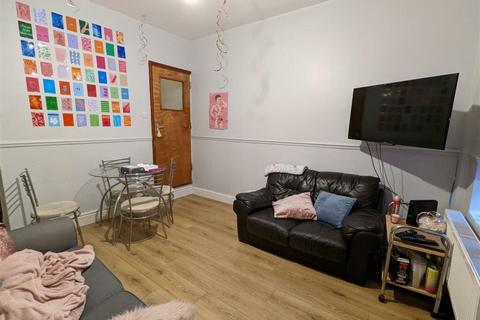 5 bedroom house to rent, Cycle Road, Lenton NG7