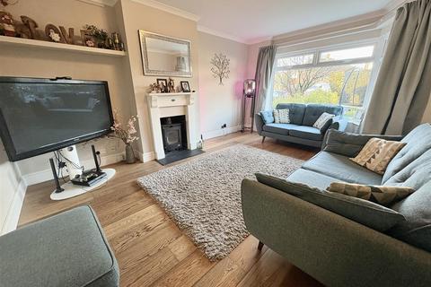 4 bedroom semi-detached house for sale, Windsor Road, Hailsham