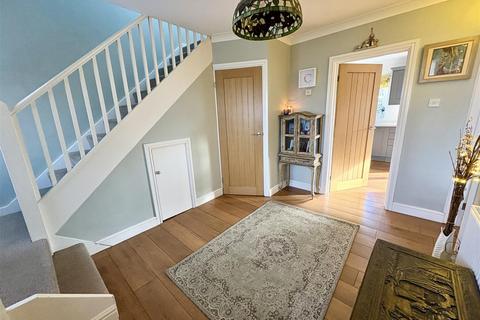 4 bedroom semi-detached house for sale, Windsor Road, Hailsham