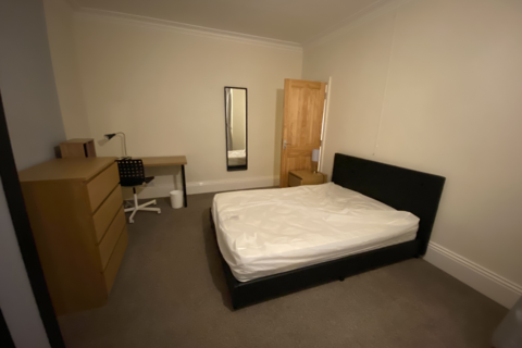 undefined, Station Road - 4 Bed Ex Bills, Beeston NG9