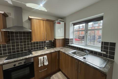 3 bedroom flat to rent, Radford NG7