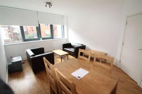 4 bedroom flat to rent, Lenton NG7
