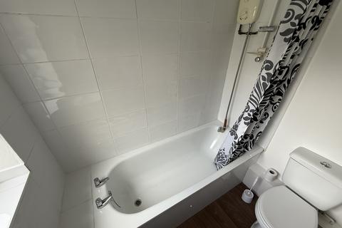 4 bedroom house to rent, Ednaston Road, Dunkirk NG7