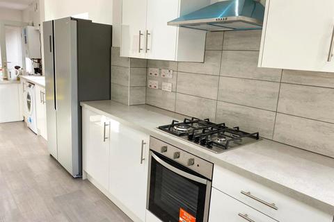 undefined, Warwick Avenue, Beeston NG9
