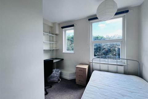 4 bedroom house to rent, Cycle Road, Lenton NG7