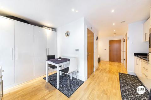Studio to rent, Indescon Square, London E14