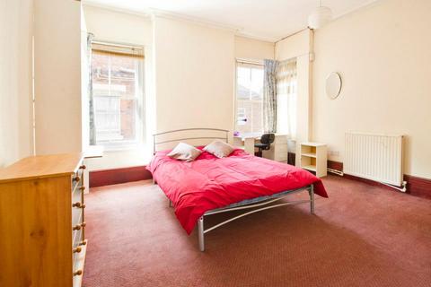 5 bedroom flat to rent, Forest Rd West Flat 2, Arboretum NG7