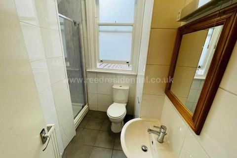 6 bedroom flat to rent, b Derby Road, Lenton NG7