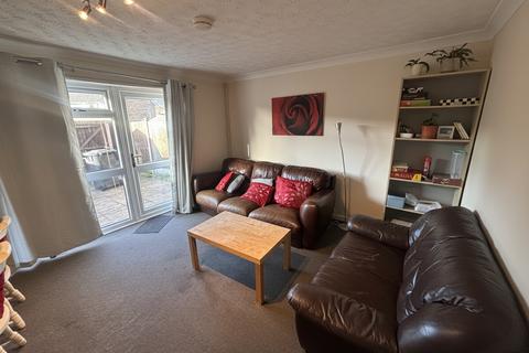 5 bedroom house to rent, Saxton Close, Beeston NG9