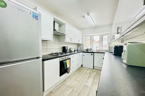6 bedroom house to rent, Arnesby Road, Lenton NG7