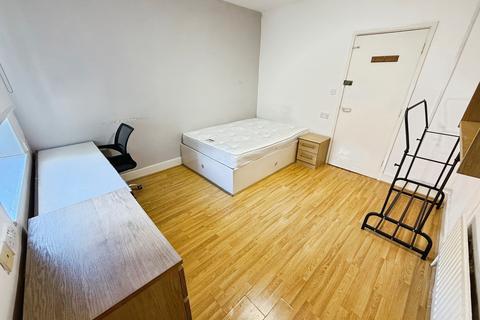 6 bedroom house to rent, Frederick Grove, Lenton NG7