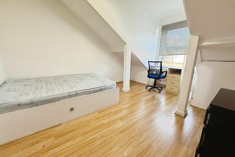 6 bedroom house to rent, Frederick Grove, Lenton NG7