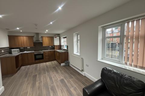 3 bedroom flat to rent, Radford NG7