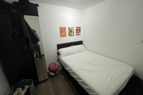 3 bedroom flat to rent, Radford NG7