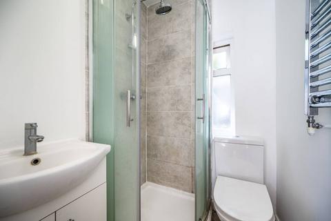 Studio to rent, Sumatra Road, West Hampstead, London, NW6