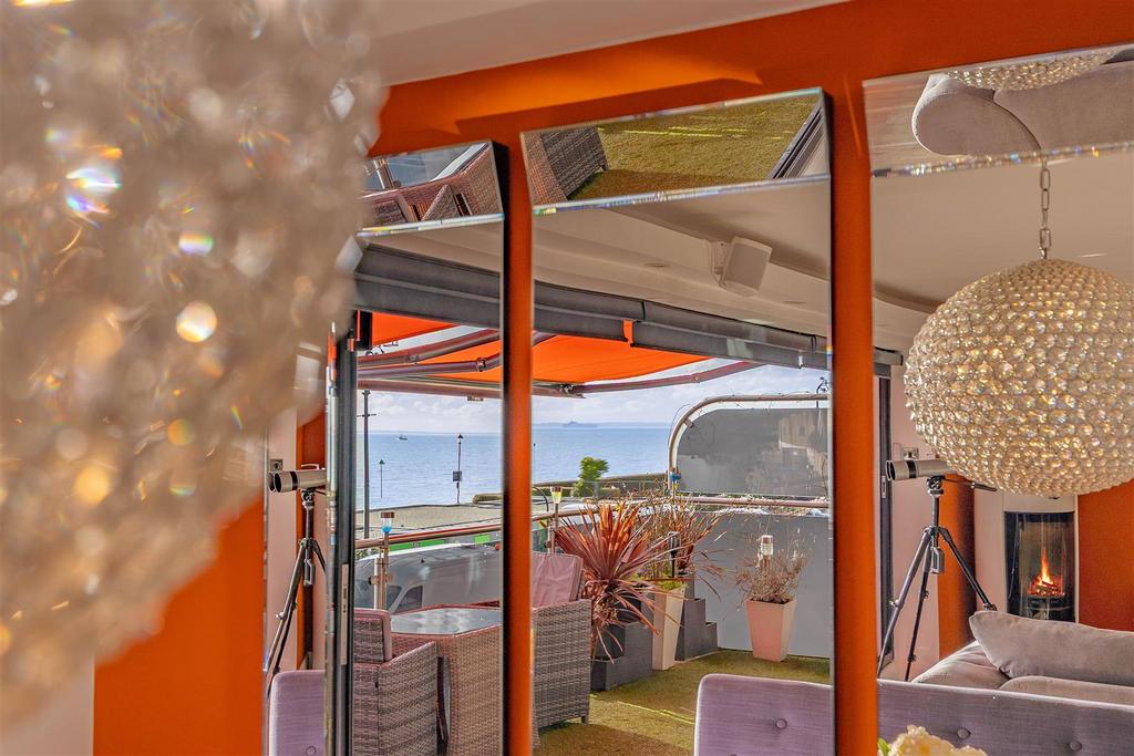 Lounge/Diner