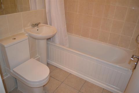 1 bedroom flat for sale, Greystoke Road, Slough